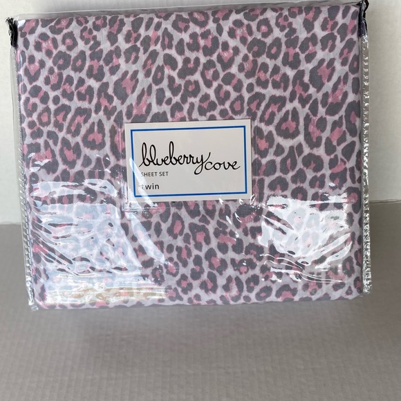 Blueberry Cove Leopard Sheet Set Sz Twin - Picture 4 of 6